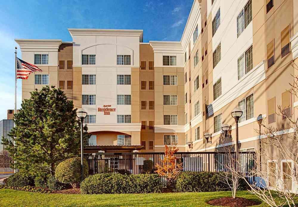 Residence Inn By Marriott Tysons Тайсънс Корнър Екстериор снимка