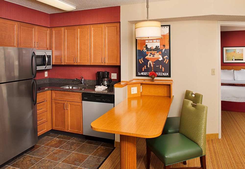 Residence Inn By Marriott Tysons Тайсънс Корнър Екстериор снимка
