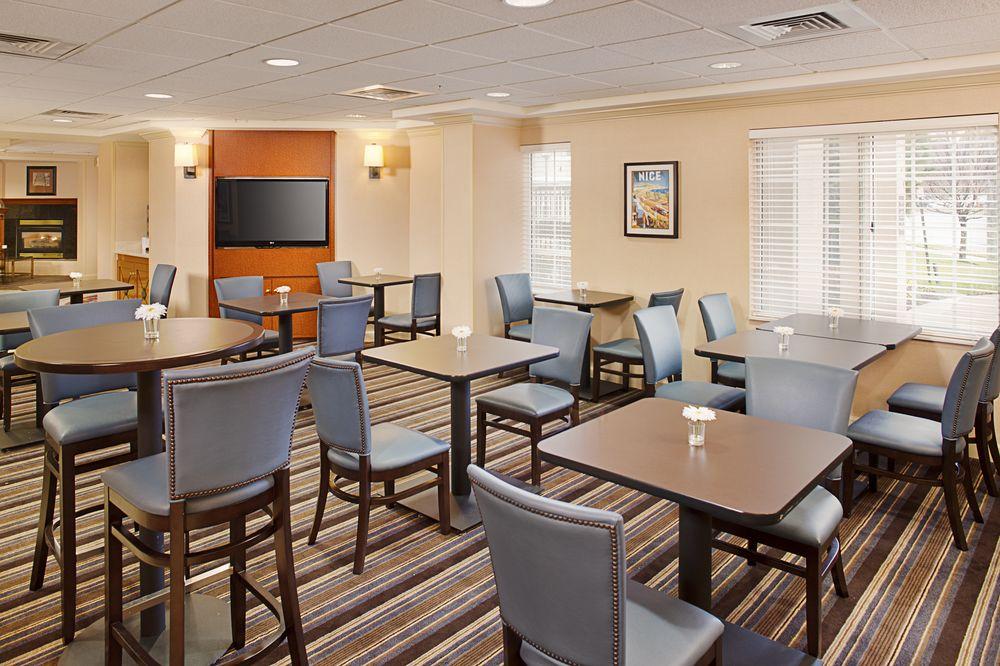 Residence Inn By Marriott Tysons Тайсънс Корнър Екстериор снимка