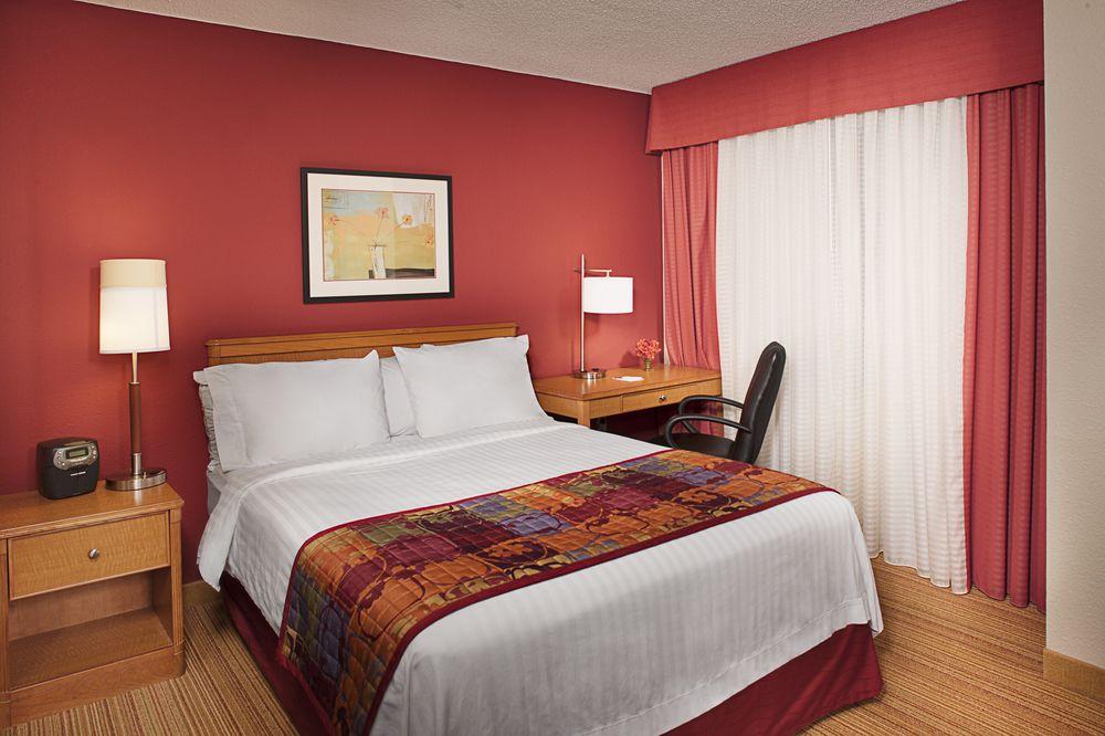 Residence Inn By Marriott Tysons Тайсънс Корнър Екстериор снимка