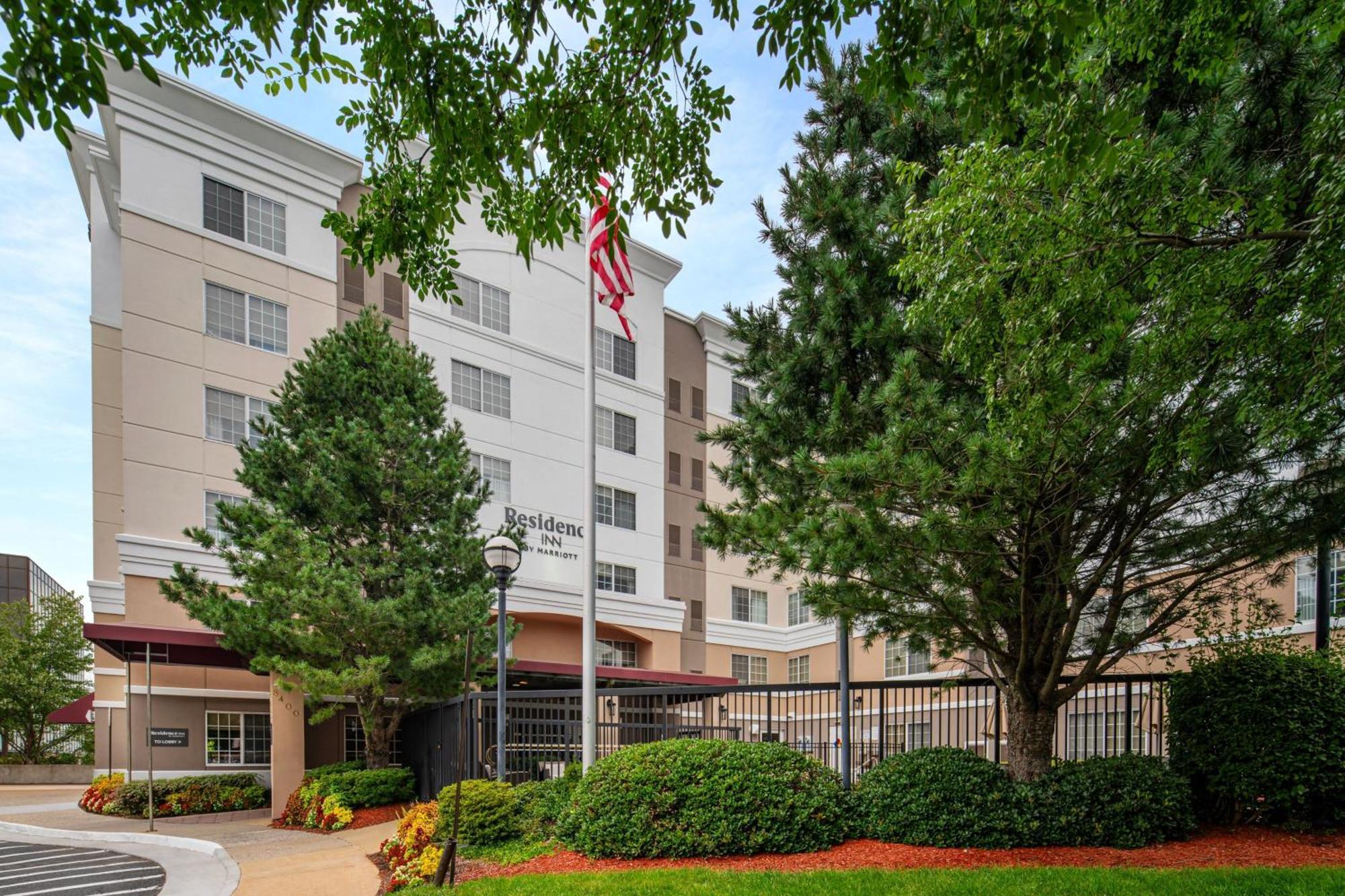 Residence Inn By Marriott Tysons Тайсънс Корнър Екстериор снимка